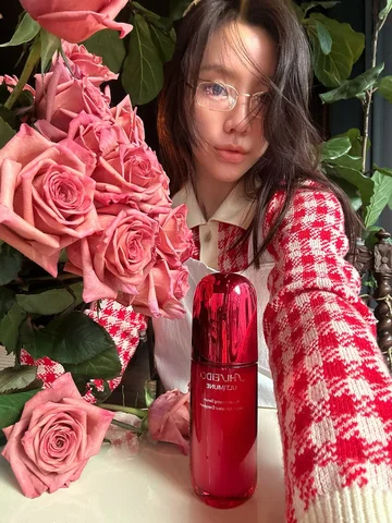 #광고 @shiseido

“시간은 단순한 나이 듦이 아니라, 더 나은 자신으로 발전해가는 과정”
이라는 이야기를 전하는 시세이도의 앰버서더 리