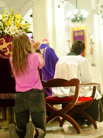 El Hijo de Dios Hecho Hombre
La Promesa del Perdón y de la Vida Eterna

#Nazaren