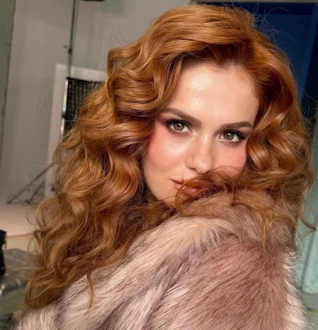 Bu makyaj aşırı yakışmadı mı? @cavrarburcu 🌸💖
#cavrarburcu #hamiyetakpinar