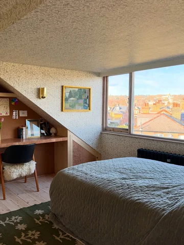 When we moved in this room had no soul but it did have an incredible view. I pla