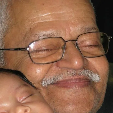This is my dad.
I lost him to another world 10 years ago 

I’m looking at his ph