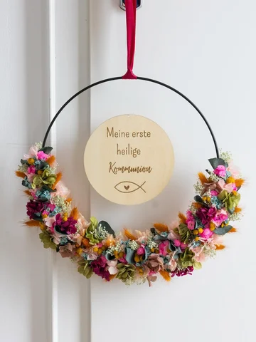 Die Kommunionen stehen vor der Tür ✨
Und in der Kranzwerkstatt sind bereits so v