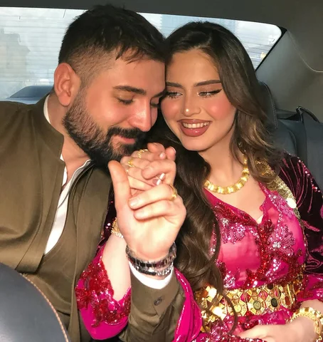 چەند جوانن بە جلی کوردی🥺♥️ ئالێکس چەند شێرینە

Makeup by me @nazekb 
Hair by @f