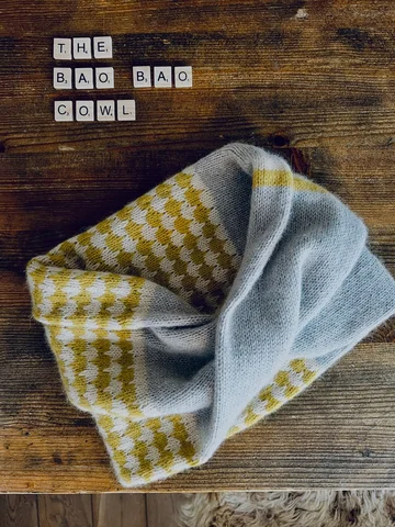 kicking off the weekend with …. the BAO BAO cowl 

this pattern completes the BO