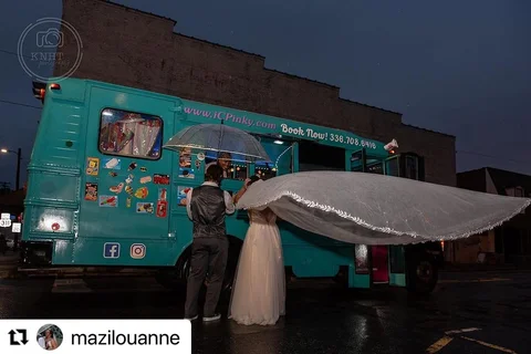 #Repost @mazilouanne 
・・・
This first week of marriage has been pretty ✨sweet✨ 

