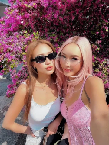 花見の予定だったのに華を見る華見に変更😂🌸
久々でも安定すぎるうちら✌️💕
華の収録にも参加しときました📻w 公開をお楽しみに♡