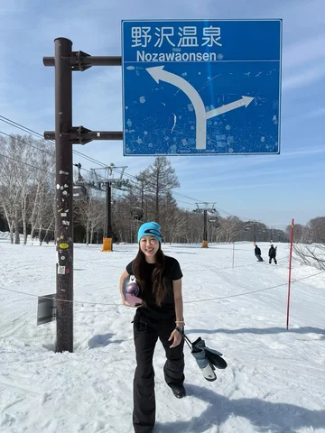 久しぶり好久不見 日本🇯🇵
抓住雪季的尾巴 來進修滑雪了🎿

前年第一次學 根本數不清跌倒了多少次
看到自己越來越進步 真的好感人!!!
能不愛上嗎嗚嗚
