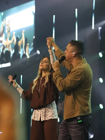 Qué tiempo tan poderoso vivimos en @gracecitylv adorando a Jesús, compartiendo s