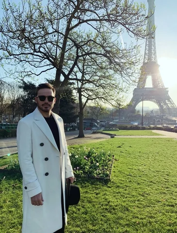 Париж… каждый раз как в первый..
Влюбляюсь в этот город снова и снова ..

Paris…