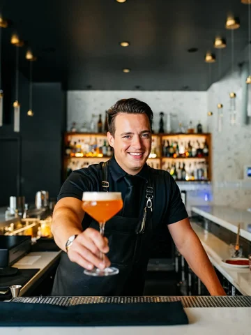 The night comes alive, one expertly crafted drink at a time.

#MeetUsAtMati #Mat