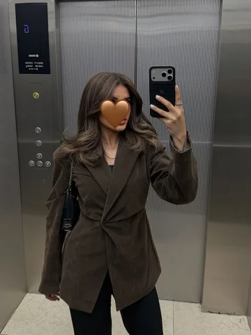 On today’s episode 💇🏻‍♀️☕️🛍️