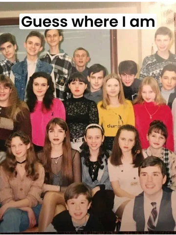 Find me in my school photo 🌟

I dug up an old school picture and wanted to shar