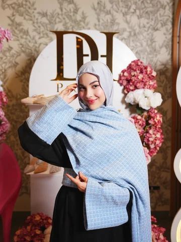 ⁨	مو كتير بلبس هاللون بس بحسو لذيذ🩵
اديه حلوة ومميزة هالعباية والله ابداع🥹 : ‪