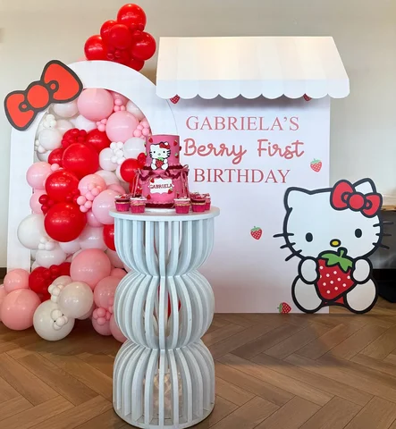 Gabriela’s Berry First Birthday🍓

We had a BLAST working with our client Carmin