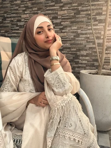 One beautiful iftaar ✨
Wearing @shaposh_official 
🤝@pr_by_zainab