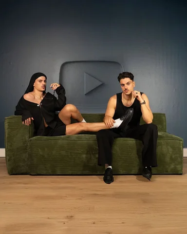 OMG je débarque enfin sur…YOUTUBE !!!🤪📺 

après plus de 4 ans à faire des sket