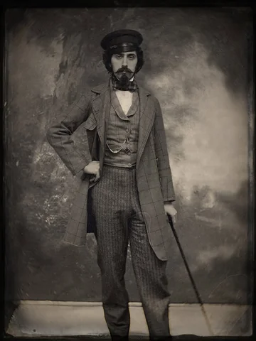 Still on the casual side for today’s outfit, utilizing the paletot and waistcoat