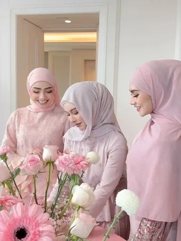 Sorry tiba tiba this year minat pink!! Maksudnya apa guys? 🤣