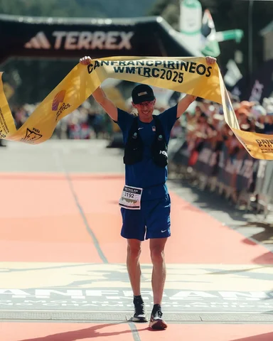 On top of the world 🥇

@walmsleyruns breaks the tape at World Mountain & Trail 
