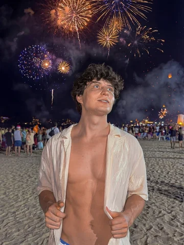 Witam 2026 🎆 

Olaf się serio dobrze bawił!