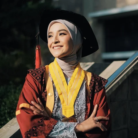 Nabila setahun lalu yang penuh dengan rasa ingin menyerah, pasti berbangga hati 
