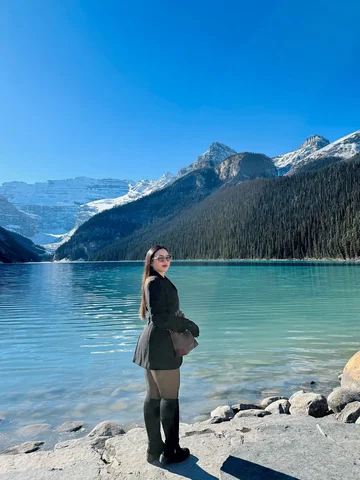 “Dressed for the view, stayed for the vibe.” 

#claudmayy #lakelouisecanada #fyp