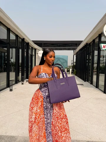 Grateful to God for everything 💋 
👜 : @bajluxe 
💄: @tolanibaj 
📸: @demipeleb