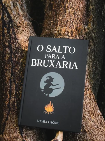 E aí, você já adquiriu?

Esse livro é uma edição LIMITADA! É um livro grimório, 