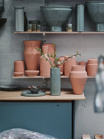 Can you guys remind me to photograph my pots in use more often? This isn’t a rar