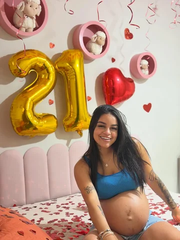Mais um ano de vida obrigado meu Deus ! 🙇🏻‍♀️🥳
Com minha princesa no forno .