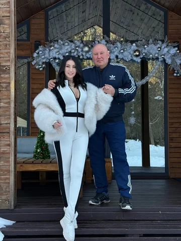 Моему мужу сегодня 58🥳

И оглядываясь на наши 23 года вместе, я с каждым годом 