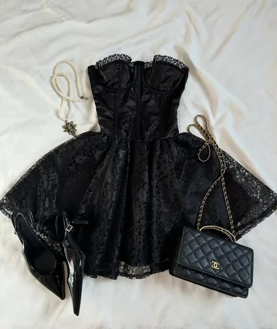 Finalizamos pedidos!! Hermoso vestido de encaje 
TALLAS DISPONIBLES: XS-S-M-L-XL
