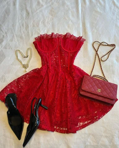Hermoso vestido de encaje 
TALLAS DISPONIBLES: XS-S-M-L-XL
Las medidas las puede
