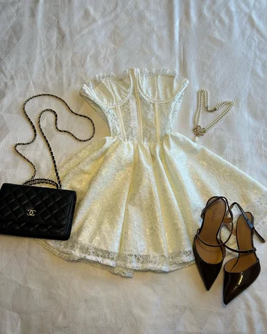Hermoso vestido de encaje 
TALLAS DISPONIBLES: XS-S-M-L-XL
Las medidas las puede