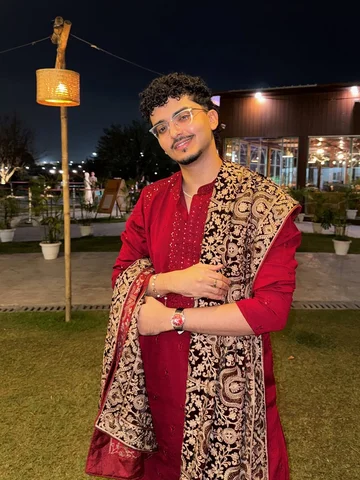 low quality pictures aur chatpate gaano ke saath post toh mei bhi maarunga