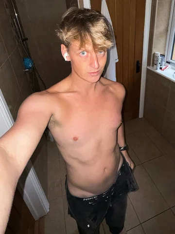 Anyone out there still like blonde guys?
