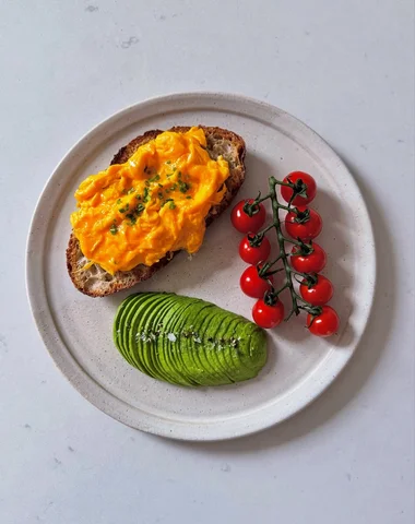 march eats 🍅

this month’s breakfasts & bakes — 

scrambled egg on @august.bake