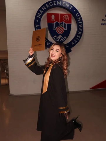 Официально дипломированный маркетолог 👩‍🎓😍
Мой второй диплом , принимаю поздр