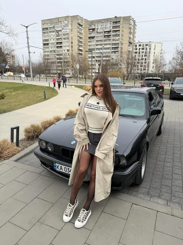 Юлічка тут❤️❤️❤️
Як вам нова машина мого чоловіка?
Насправді дуже гарно їде) І с