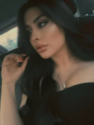 🖤🫰🏼
