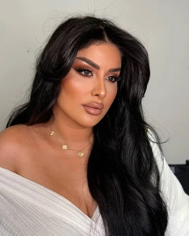 🤍 
Makeup by the incredible @nahrin_youhanoun
Lenses by @youmi.kh