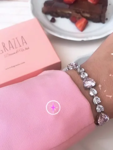 Tek stok 🎀

Exclusive ⭐️ #takıvemodaaşkına #sadeceeniyiler