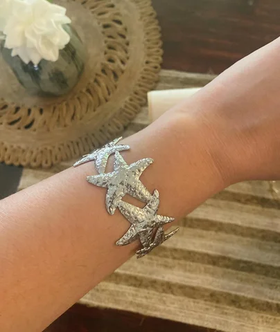 Entraron los brazaletes favoritos de la temporada! 😍

Cual te gusta más?