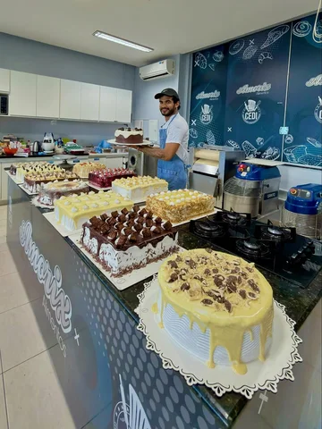 Houve um tempo em que eu tentei caber. Ajustei o tom da minha voz, diminuí meus 