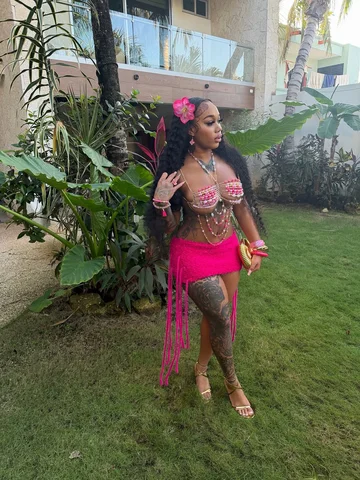Life’s great🌸🥥🫧🌴
