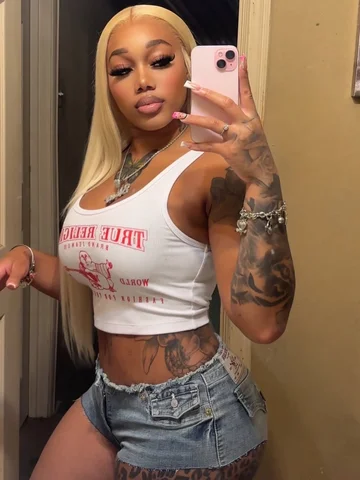 Bad yella bih , look like latto in this muhfucka🤧