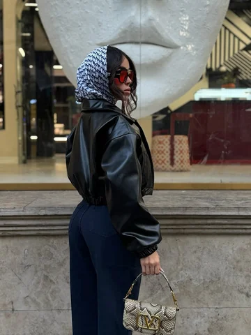 My favorite jacket 🤌
برای سفارش👇
@mezon__anna1