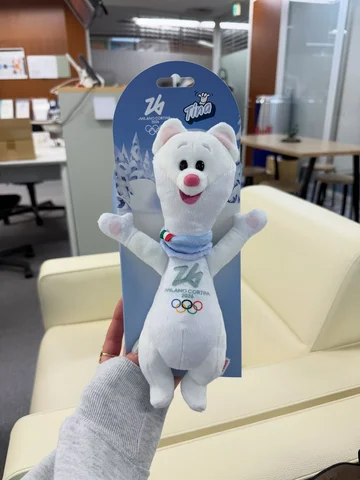 .
久しぶりに事務所に行ったらティナ頂いた🇮🇹🤍"
かわいい〜😍)))♡

@sportsbiz1120