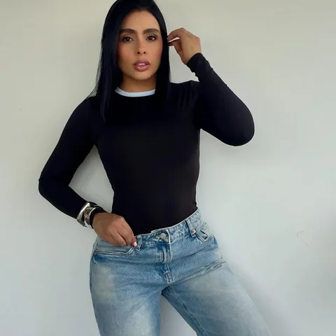 Basic ❤️
Que no falten los básicos en tu clóset .