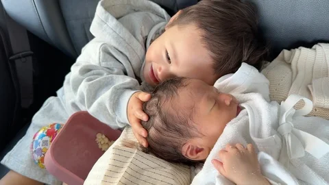 粋助はもう1歳9ヶ月になった✩ 彡 ⋆꙳
この1ヶ月は粋助にとって変化の多い1ヶ月だったと思う。
でも私よりも上手に馴染んで、毎日可愛い笑顔を見せてくれる！朝起